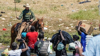 210923122329-border-patrol-horses-del-rio-0919-exlarge-169