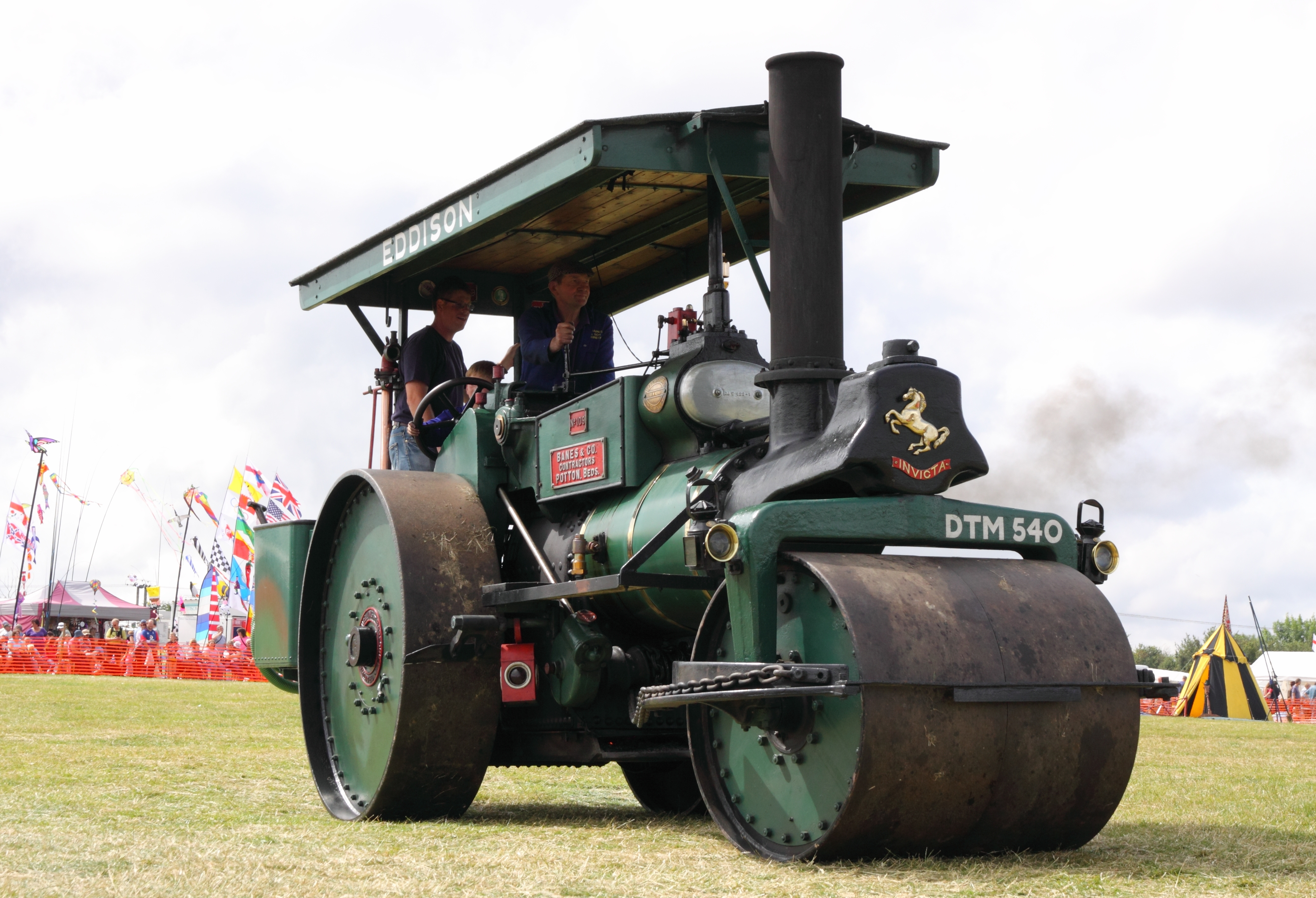 Steam vehicles. Steamroller. Паровой каток. Steamroller человек. Транспортное средство паровой каток.