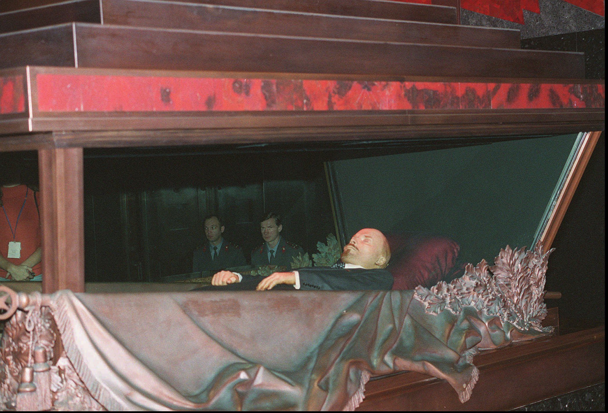 Ленин Владимир Ильич в мавзолее